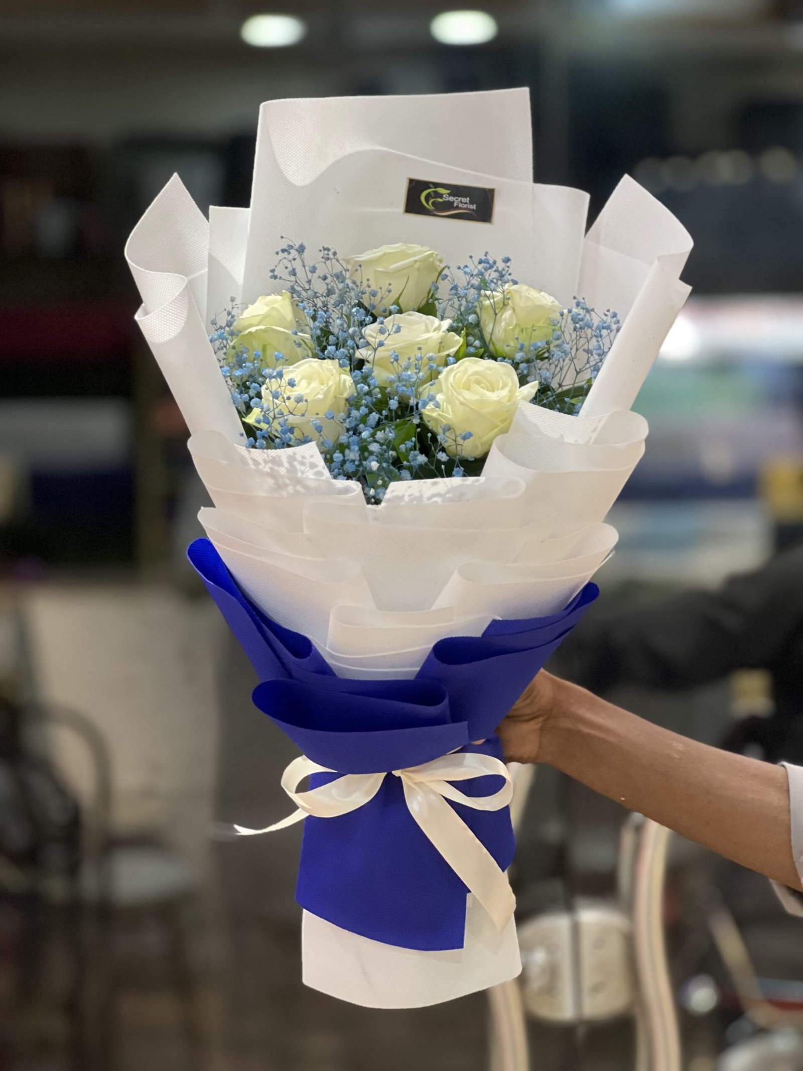 Six Rose Classic - Image 1