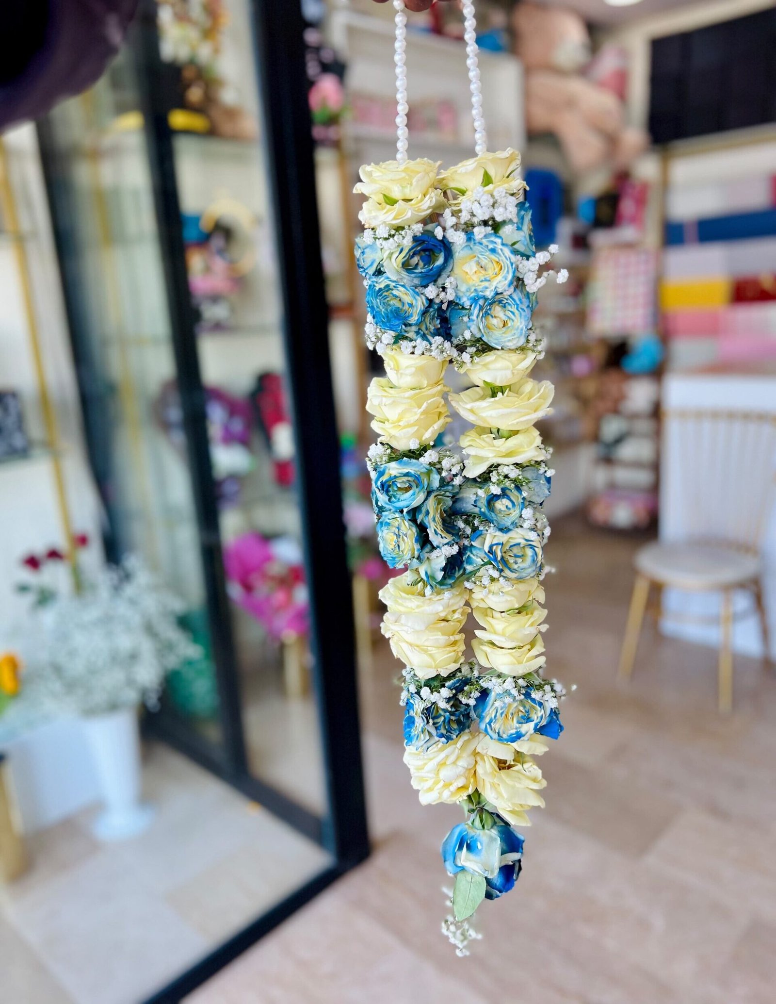 White & Blue Rose Fresh Floral Mala - Image 1