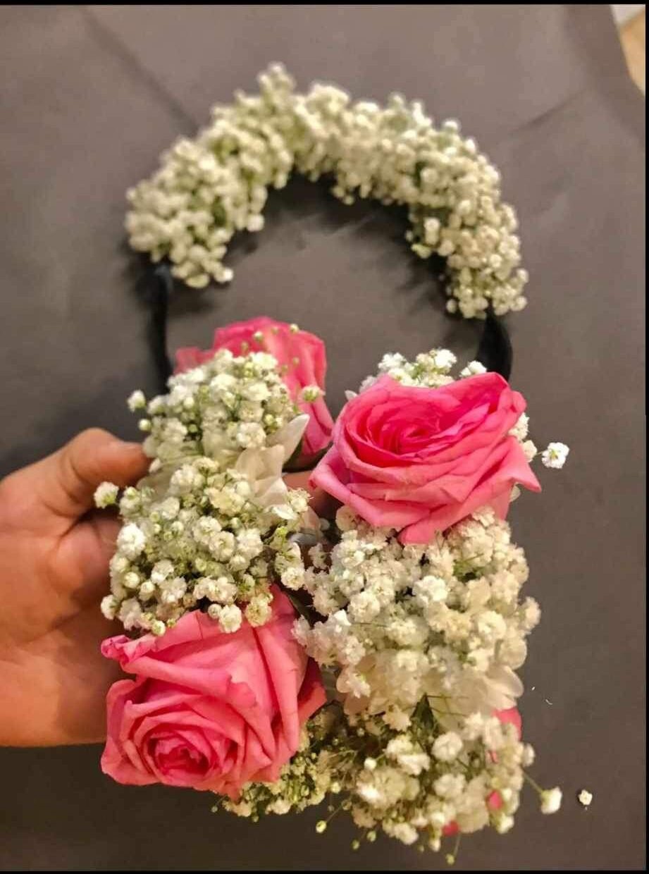Imported Rose & Chrysanthemum Gajra & Jurla Set - Image 1